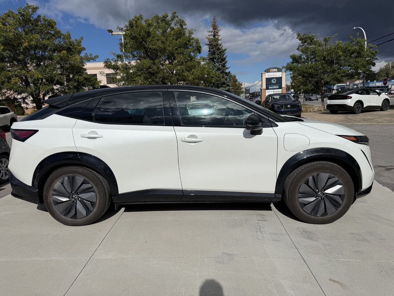 Nissan ARIYA awd carplay jamais accidenté 430 d'autonomie 2024 Blanc Châteauguay - photo #4