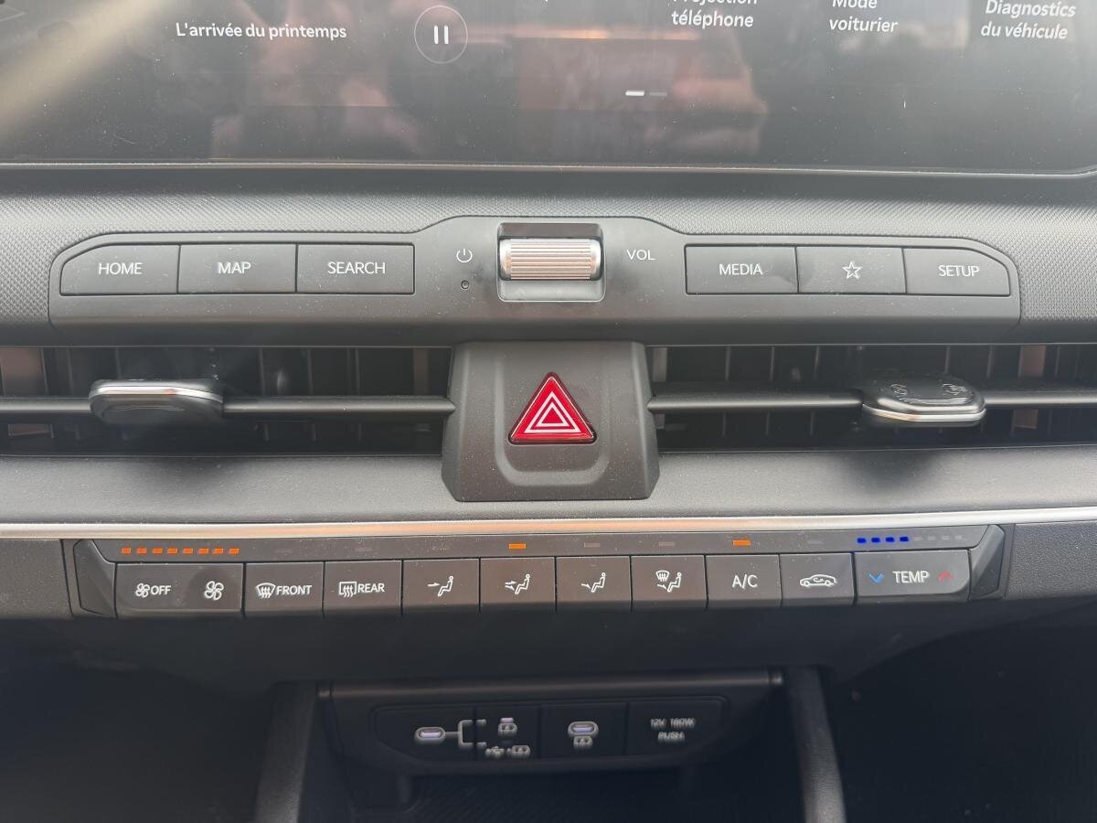 2025 Kia K4 Red  - photo #13