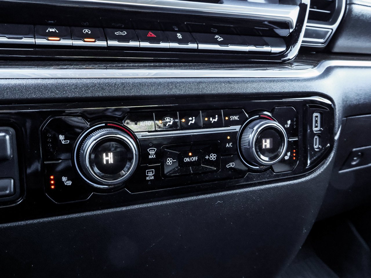 2024 Chevrolet Silverado 1500 4WD Crew Cab 147 RST Grey Sherwood Park - photo #28