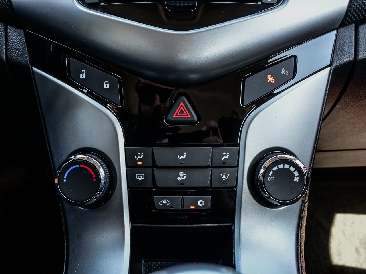 2014 Chevrolet Cruze 4dr Sdn 1LT Beige Sherwood Park - photo #26
