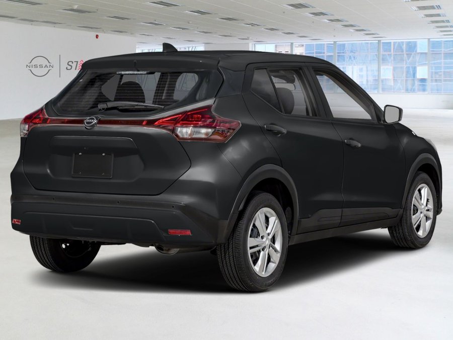 2025 Nissan Kicks Play S TA Super Black
