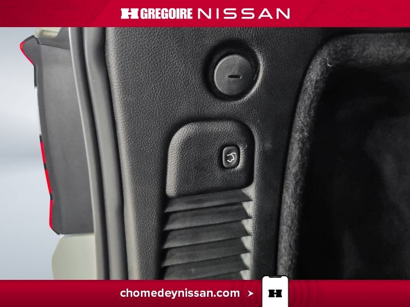 2025 Dodge Durango White Blainville - photo #32