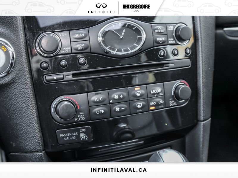 2017 Infiniti QX70 Saint-Eustache - photo #17