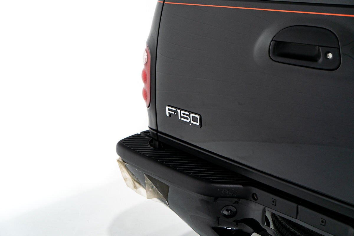 Ford F-150 Harley Davidson Edition In Delivery Packaging 2000 Noir Montréal - photo #59