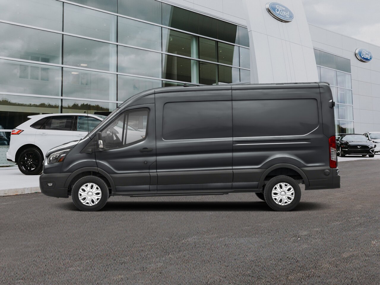 Ford E-Transit fourgonnette utilitaire 2025 Gris carbonisé métallisé Saint-Eustache - photo #2