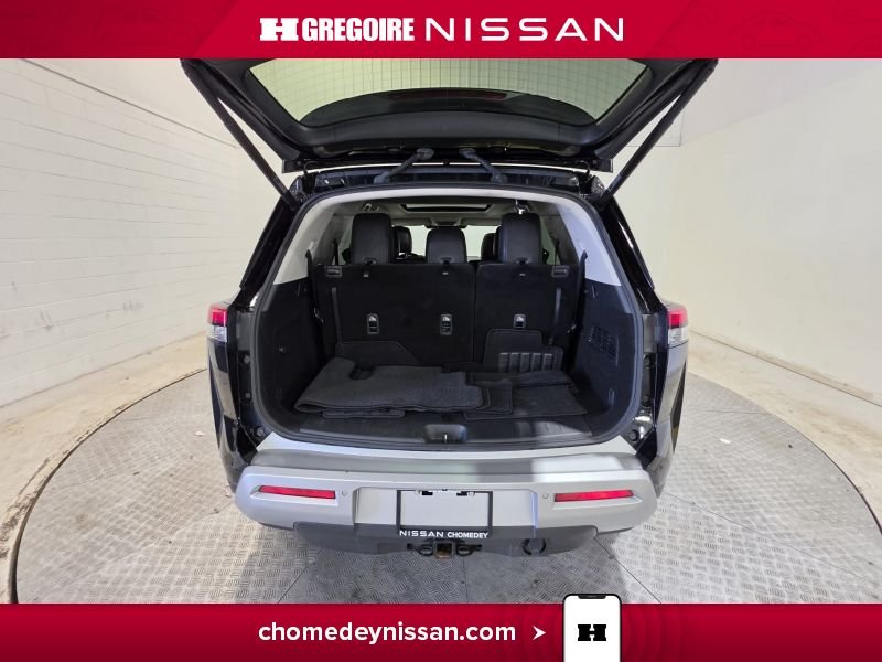 2024 Nissan Pathfinder Black Laval - photo #32
