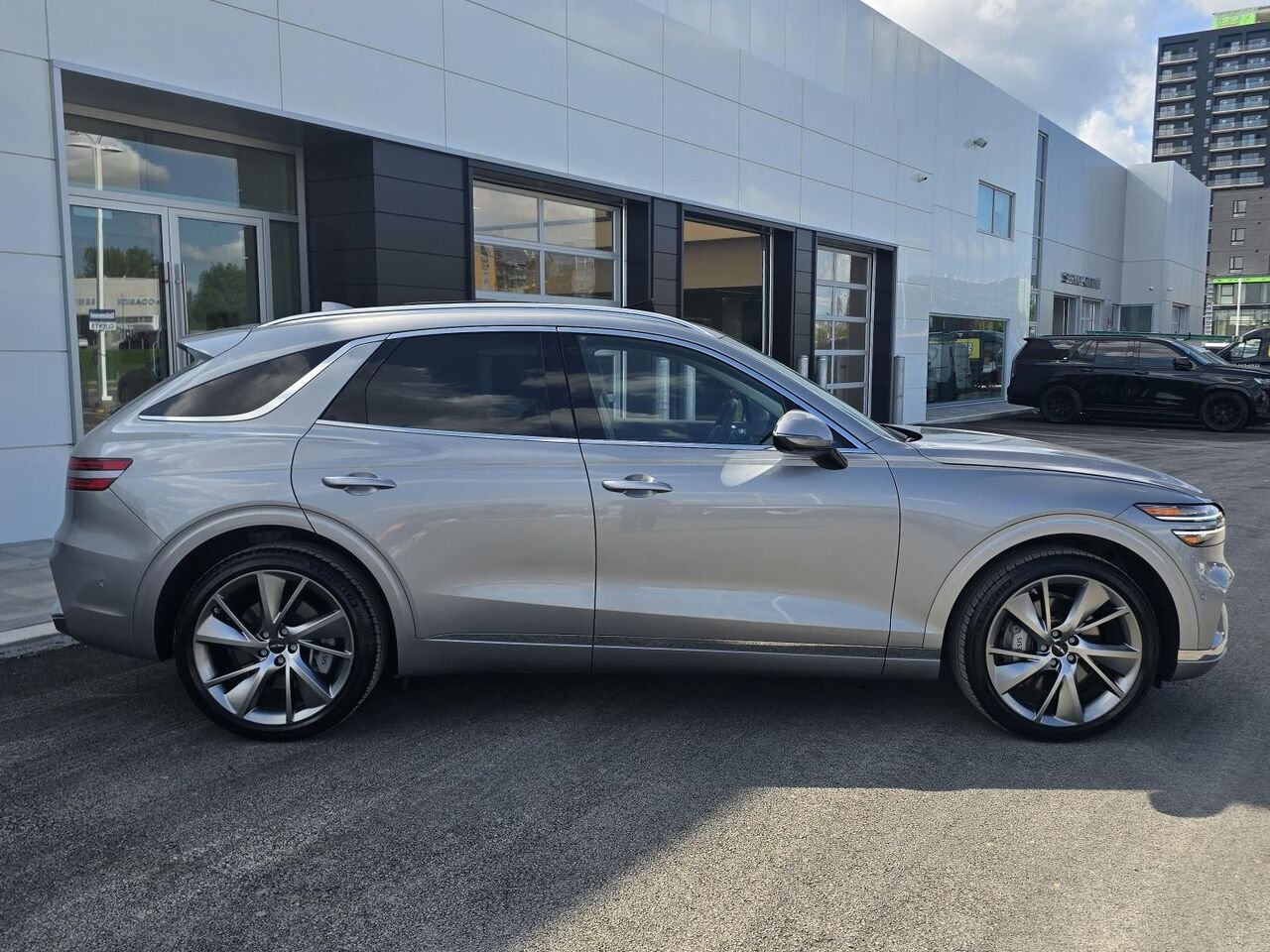 Genesis GV70 2.5T Advanced TI 2026 Argent Laval - photo #3