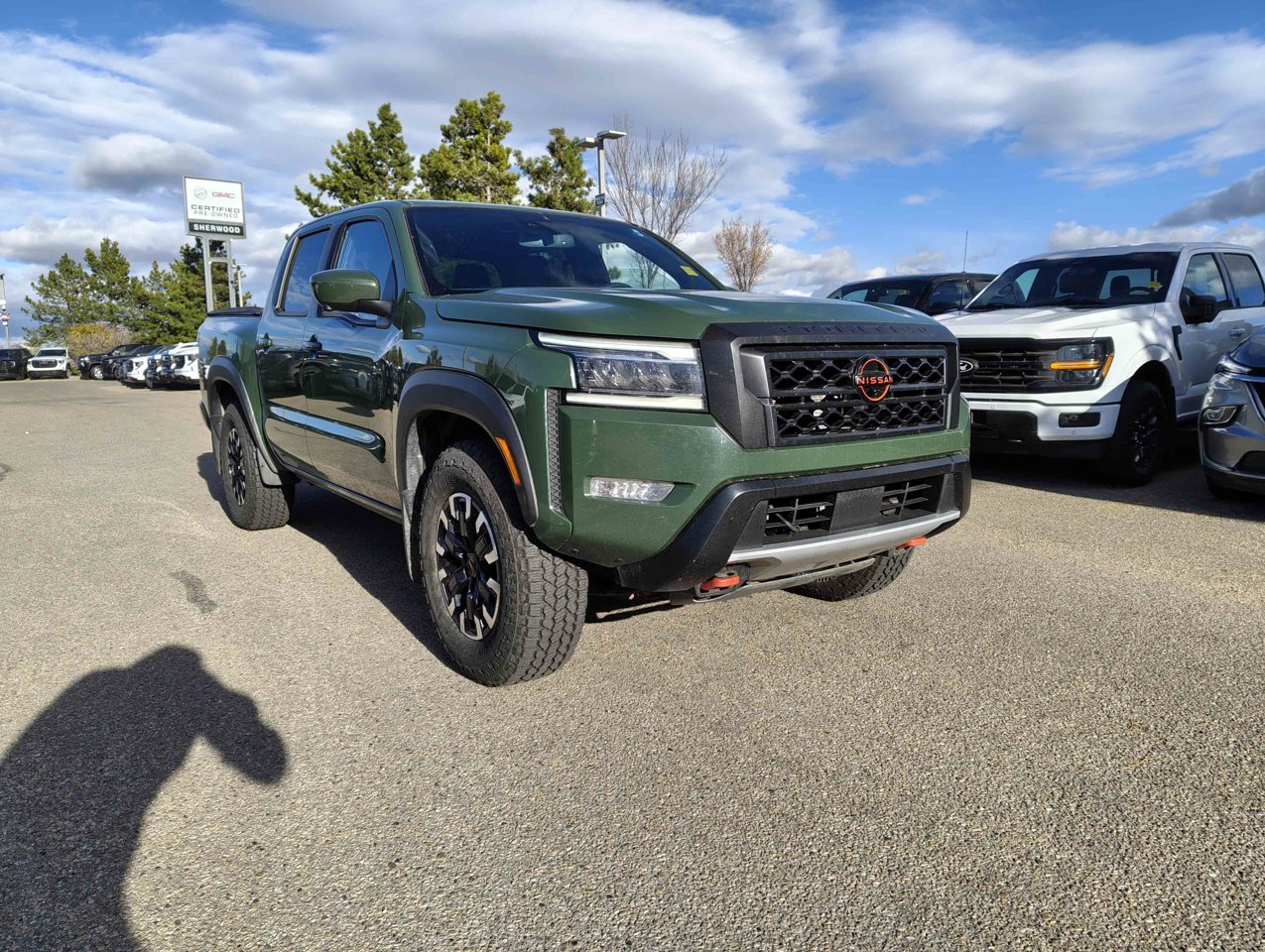 2022 Nissan Frontier Crew Cab PRO-4X Standard Bed 4x4 Tactical Green Metallic Sherwood Park - photo #5