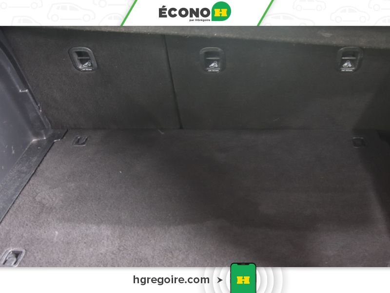 2020 Hyundai Venue Red Laval - photo #20