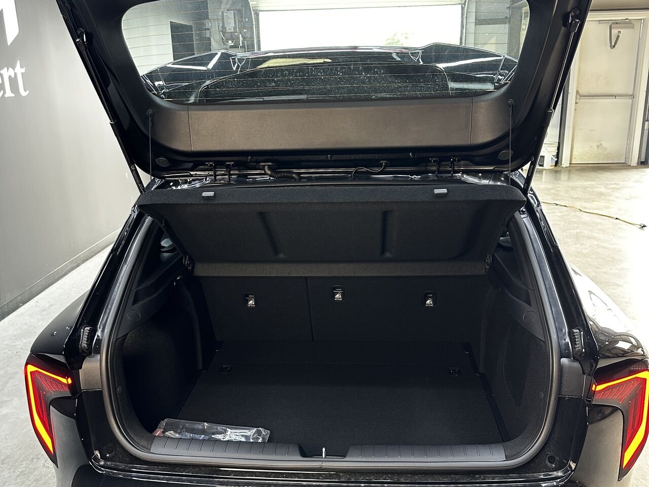 2026 Kia K4 Hatchback Aurora Black Blainville - photo #2