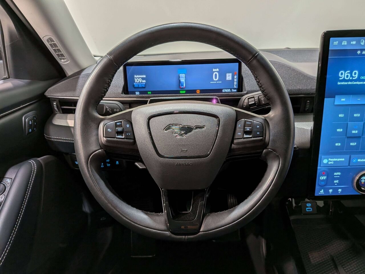2022 Ford Mustang Mach-E Select AWD Black Val-David - photo #13