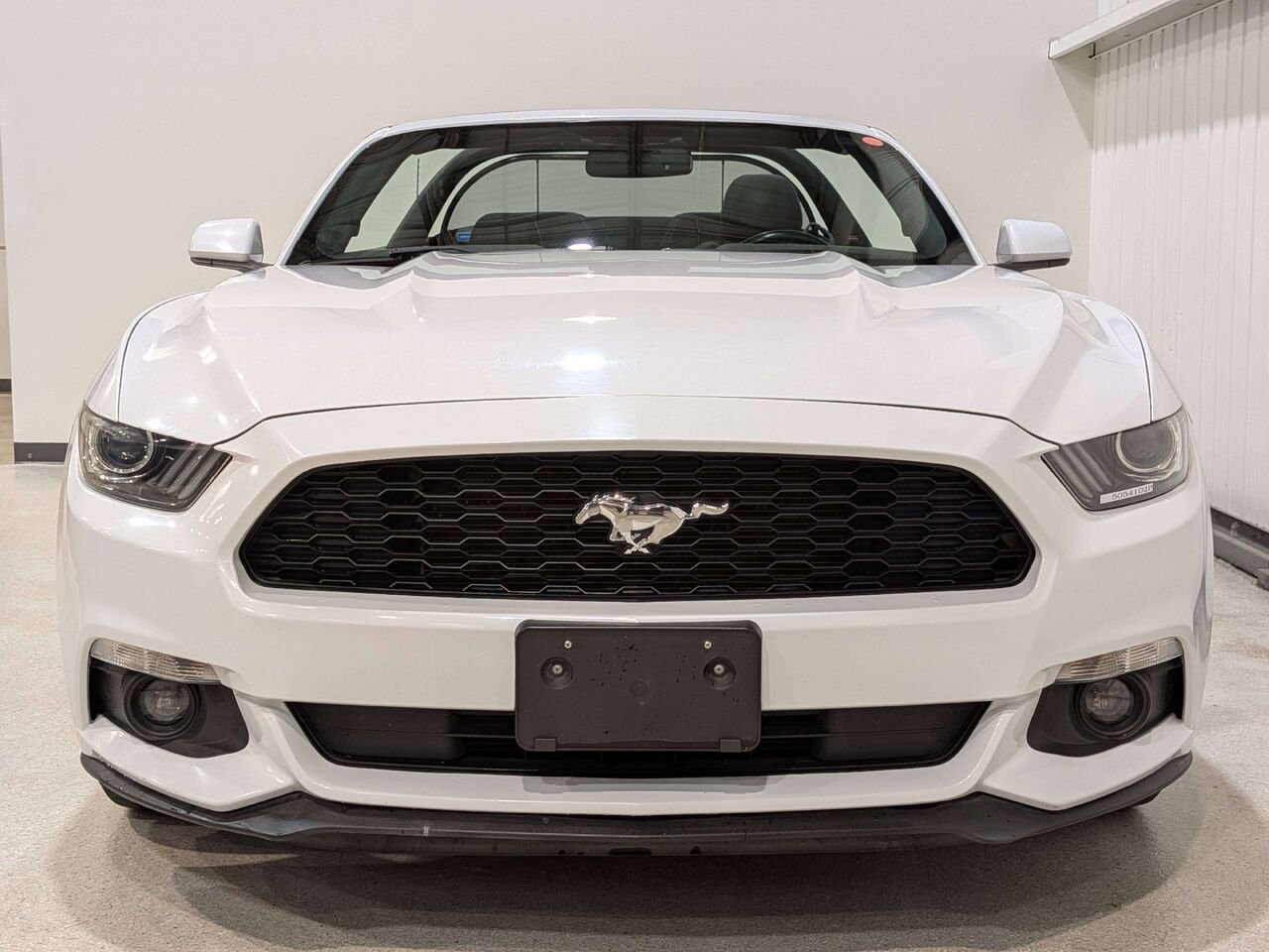 Ford Mustang 2dr Conv V6 2015 Blanc Mirabel - photo #3