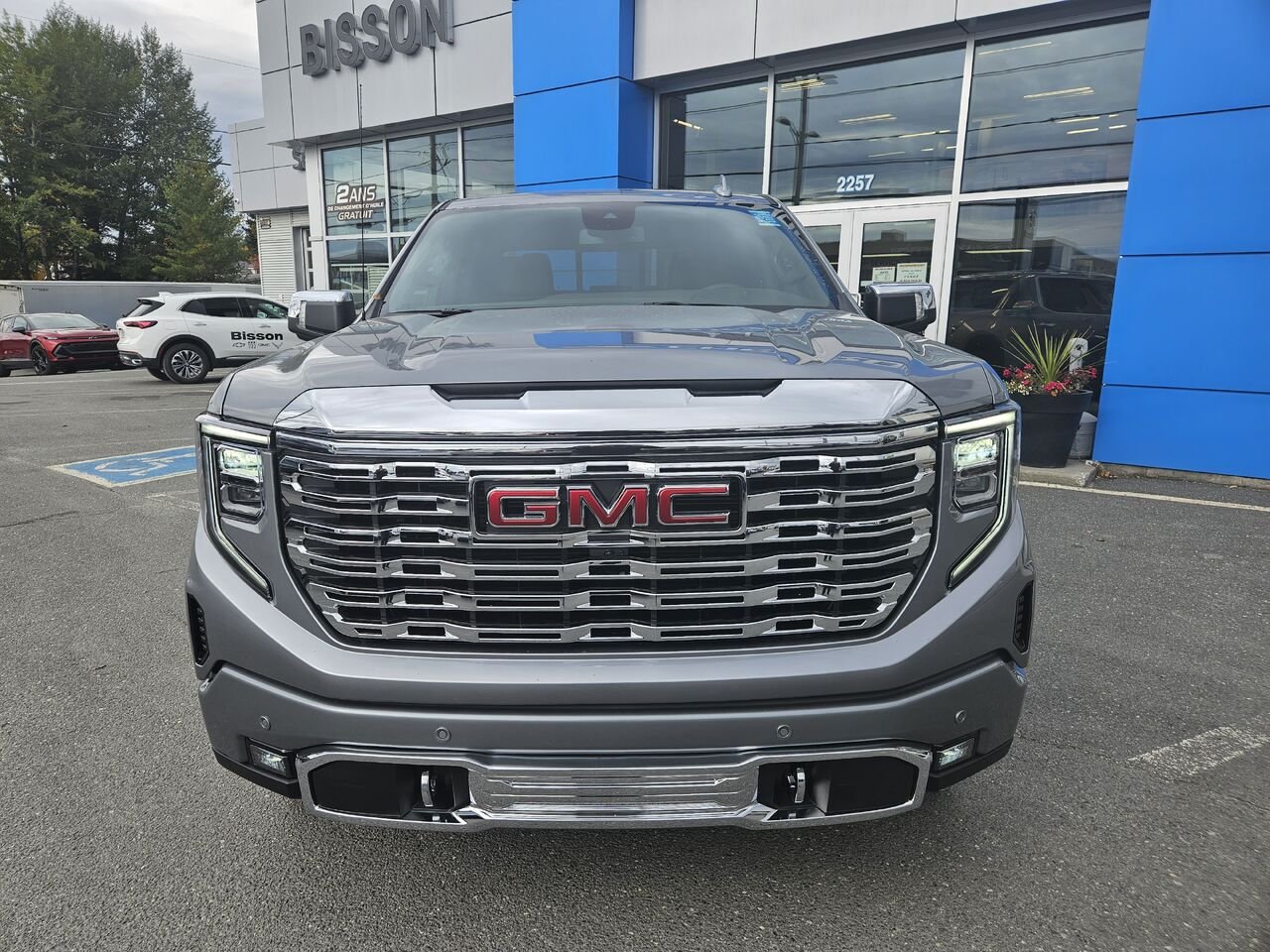 2026 GMC Sierra 1500 Denali cabine multiplace 4RM 147 po Sterling Metallic Thetford Mines - photo #2