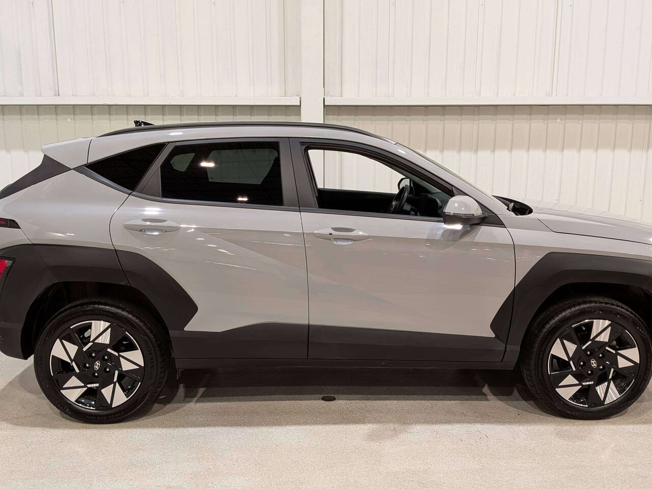 2025 Hyundai Kona 2.0L Preferred AWD Grey Val-David - photo #6