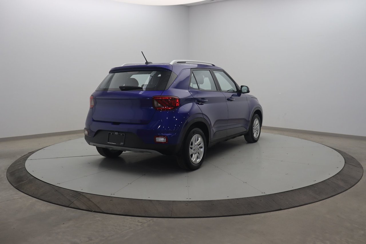 Hyundai Venue NIV KMHRC8A38PU235119 2023 Bleu Chicoutimi - photo #3