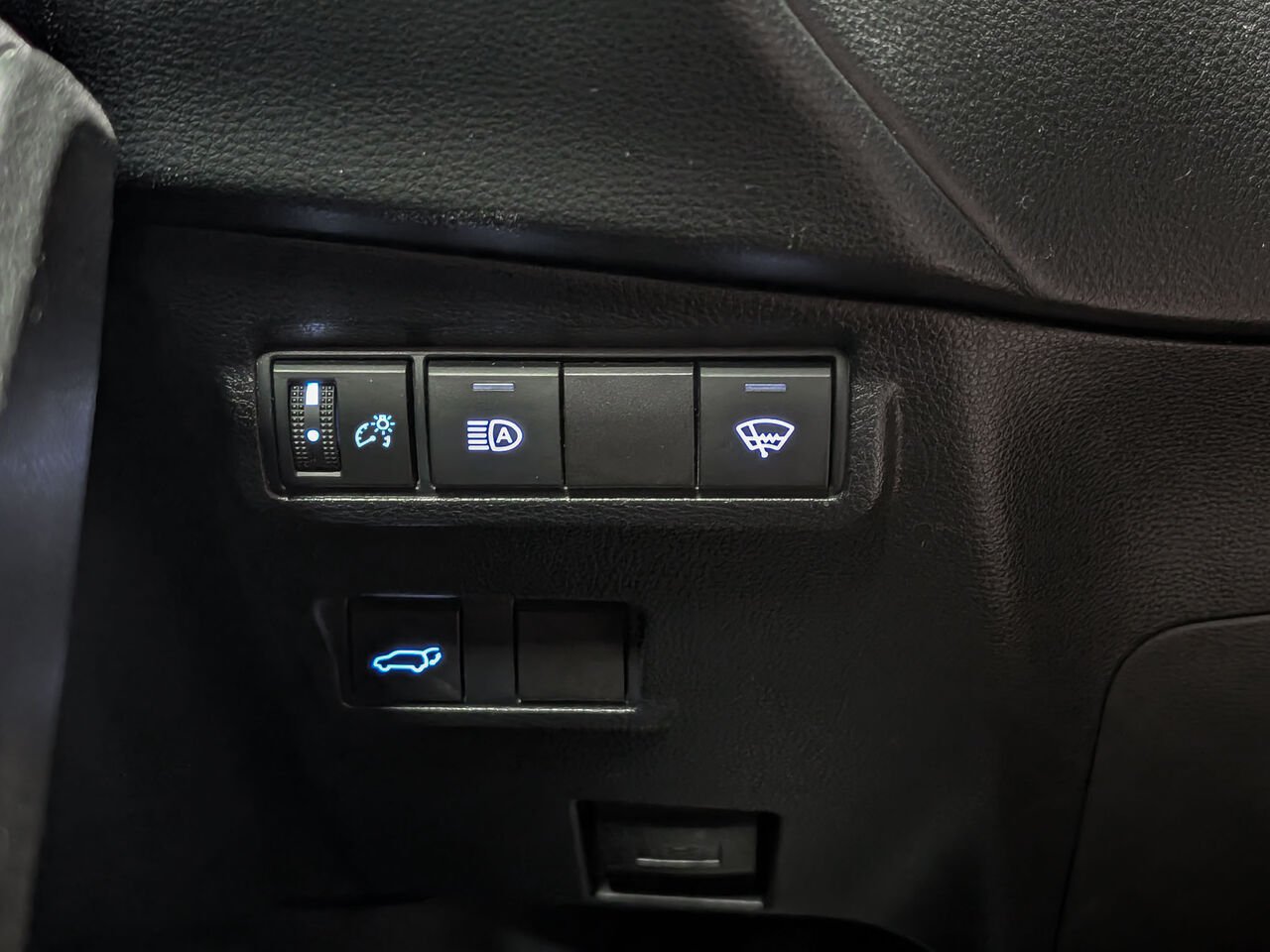 Toyota Corolla Cross AWD XLE AWD Cuir Toit Ouvrant Volant Chauffant 2022 Gris Sherbrooke - photo #19