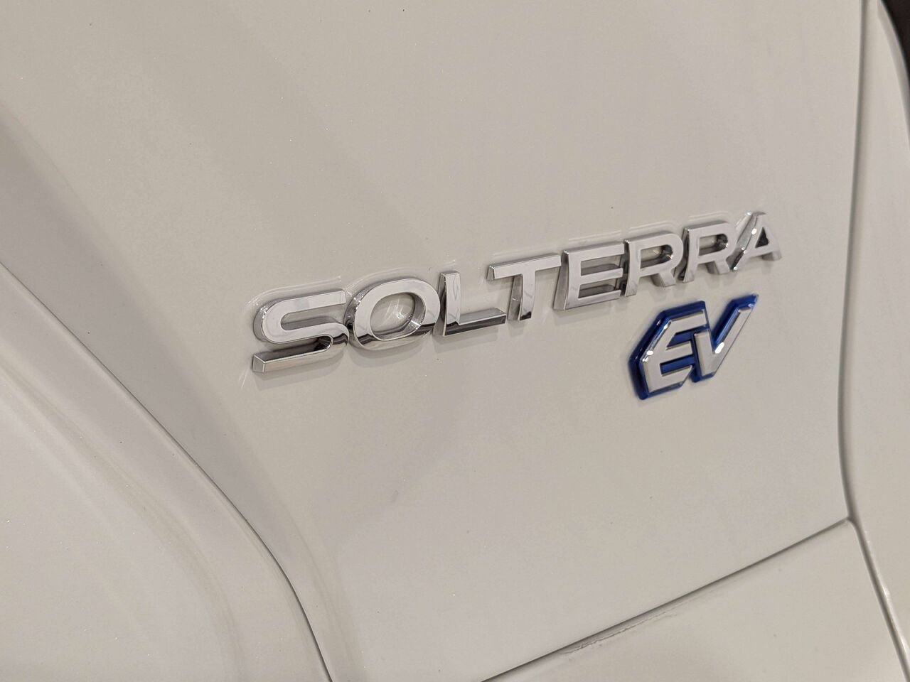 2023 Subaru Solterra AWD w/Luxury Package White Val-David - photo #38