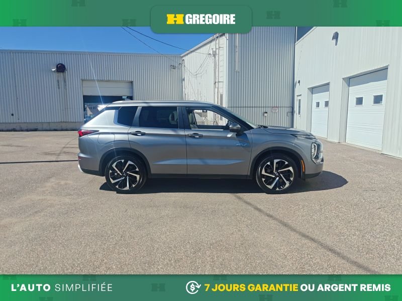 2024 Mitsubishi Outlander Silver Laval - photo #26