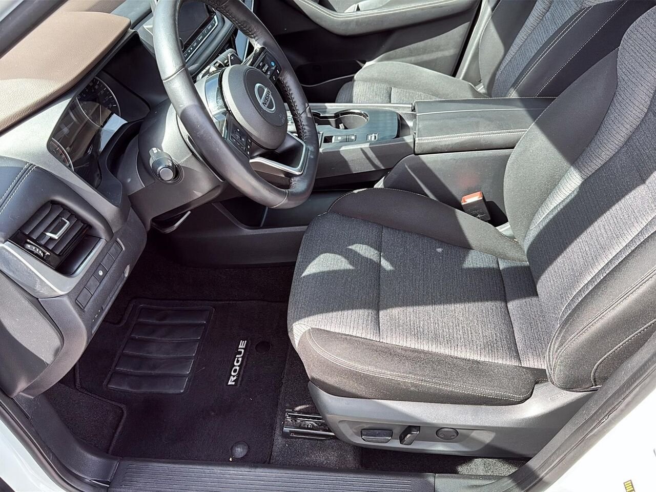 2021 Nissan Rogue SV TA White Saint-Hyacinthe - photo #8