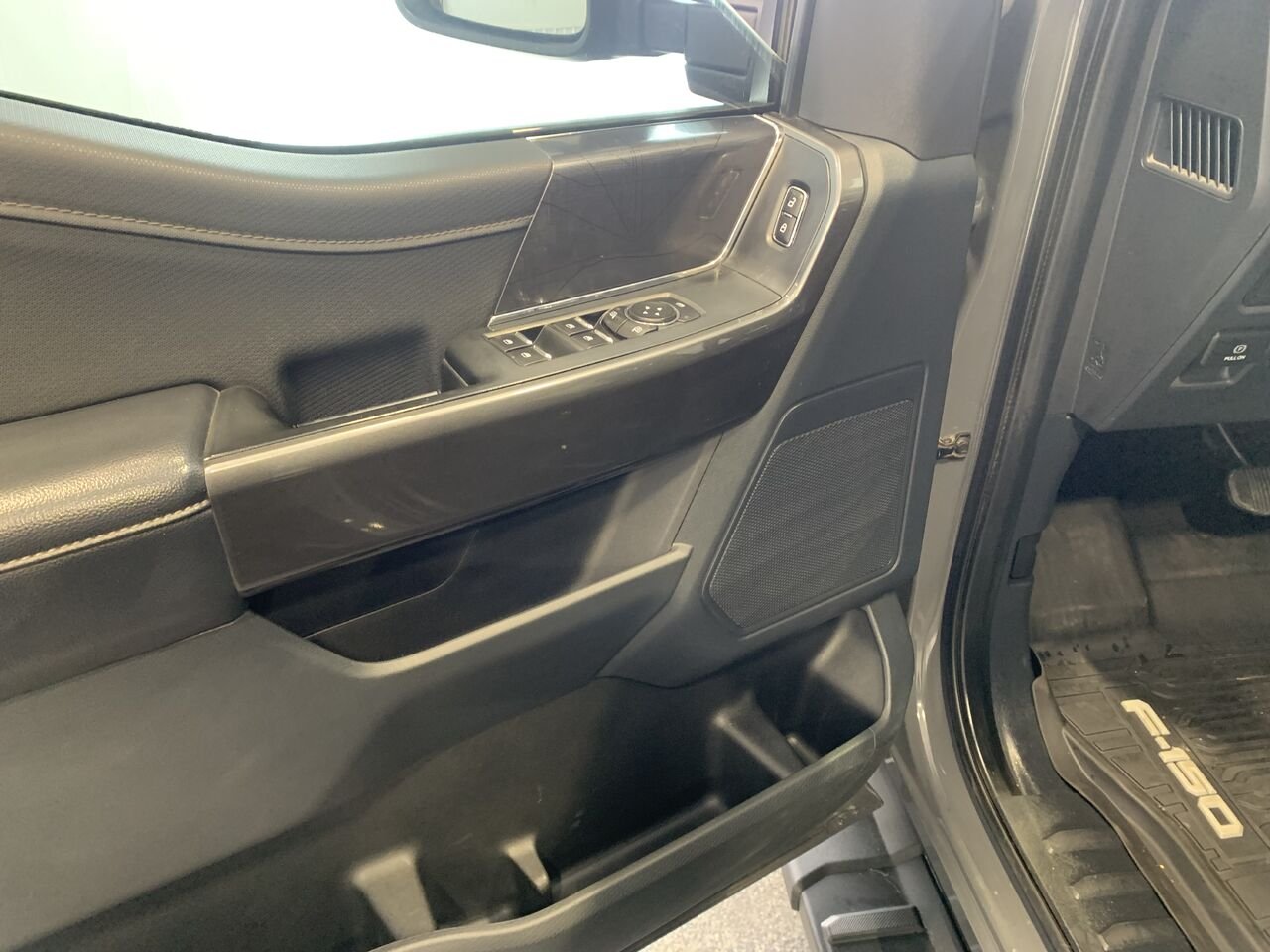 2021 Ford F-150 XLT cabine SuperCrew 4RM caisse de 6,5 pi Grey Châteauguay - photo #27