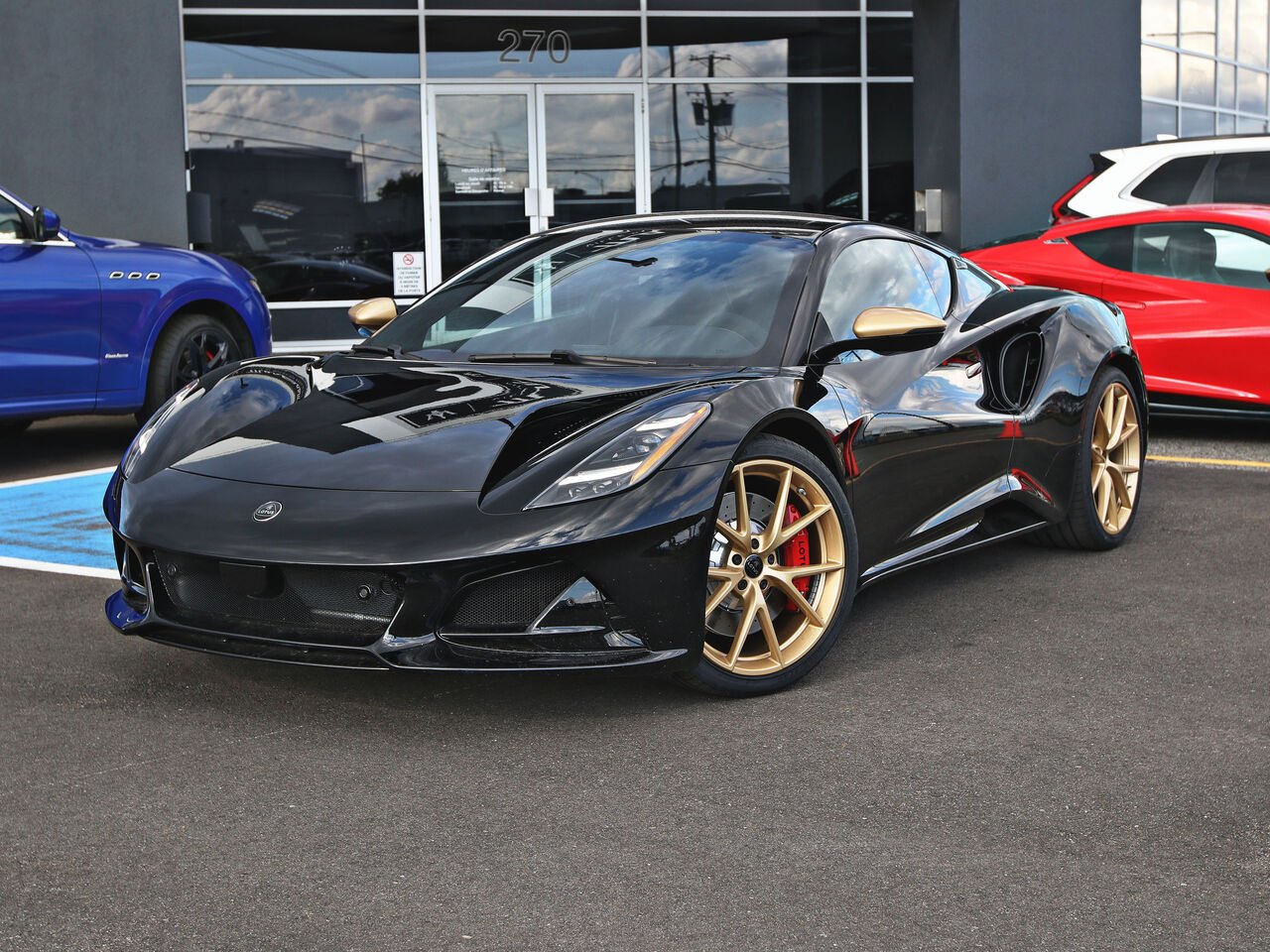 2027 Lotus Emira Black Québec - photo #0