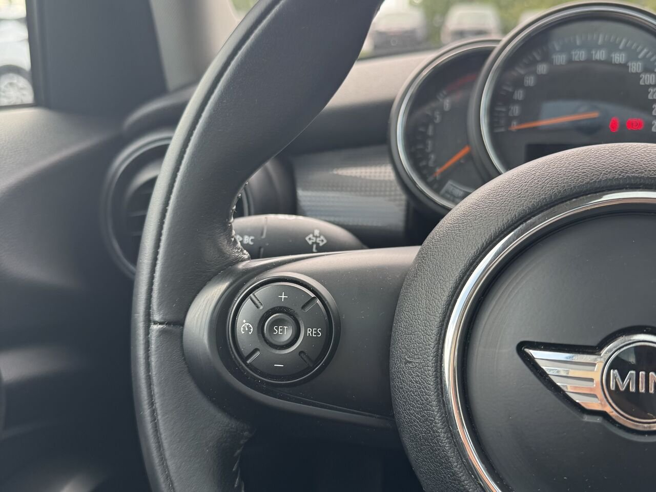 MINI Cooper toit rigide 5 portes 2015 Vert Granby - photo #17
