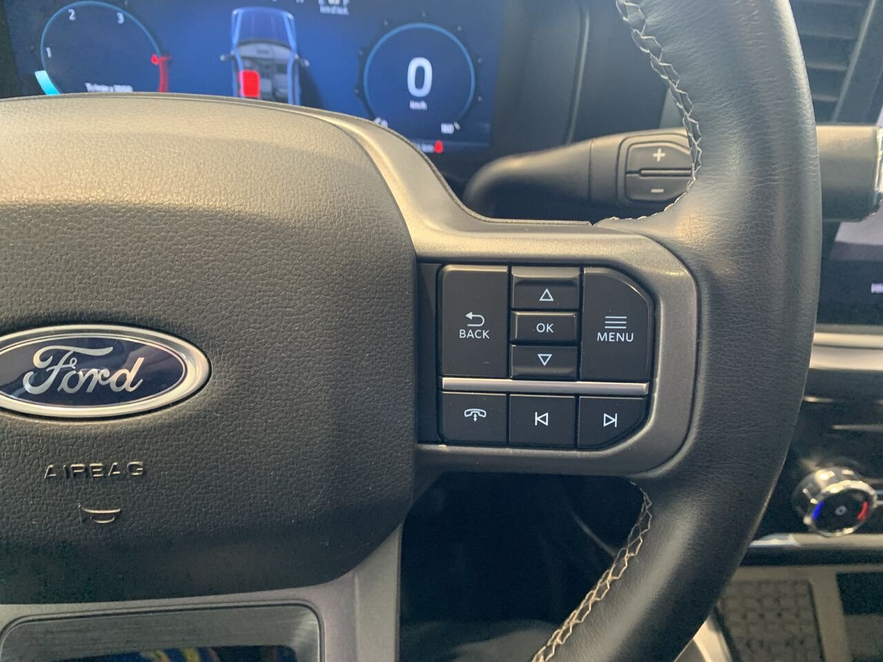 2025 Ford Super Duty F-250 SRW LARIAT LARIAT cabine 6 places 4RM caisse de 6,75 pi Grey Châteauguay - photo #42