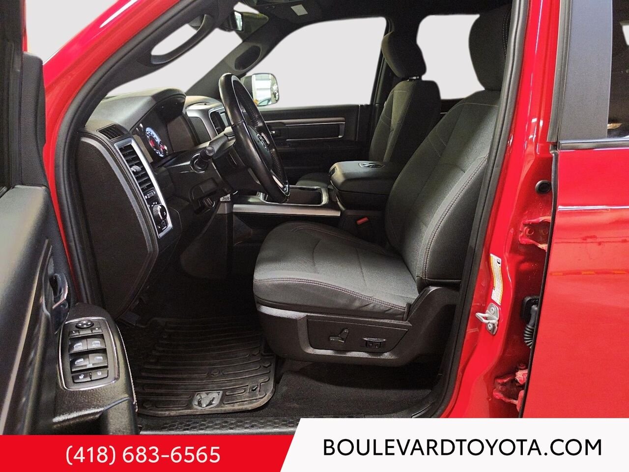 2021 Ram 1500 CLASSIC 100207B-50 | WARLOCK, 4X4 CABINE DE 5 PI 7 PO Red Québec - photo #10
