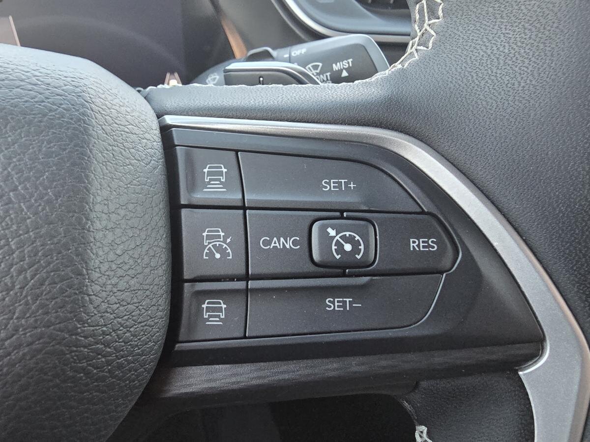 2023 Jeep Grand Cherokee Black  - photo #10