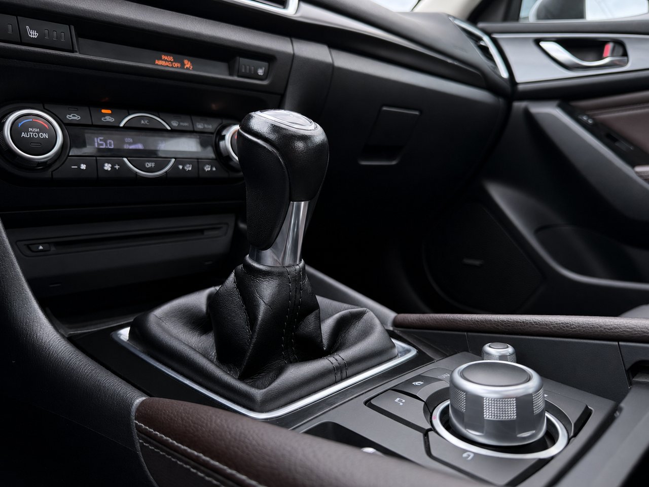 2018 Mazda Mazda3 Silver Châteauguay - photo #9