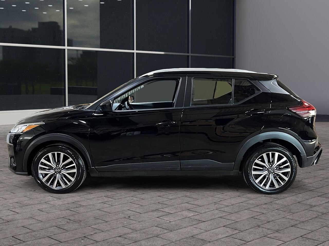 2024 Nissan Kicks SV TA Black Québec - photo #4