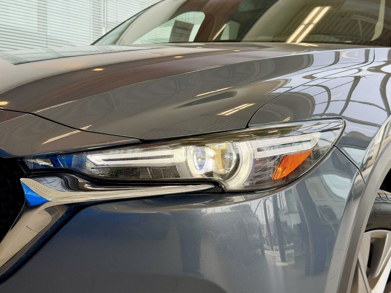 2021 Mazda CX-5 Grey Notre-Dame-des-Prairies - photo #11