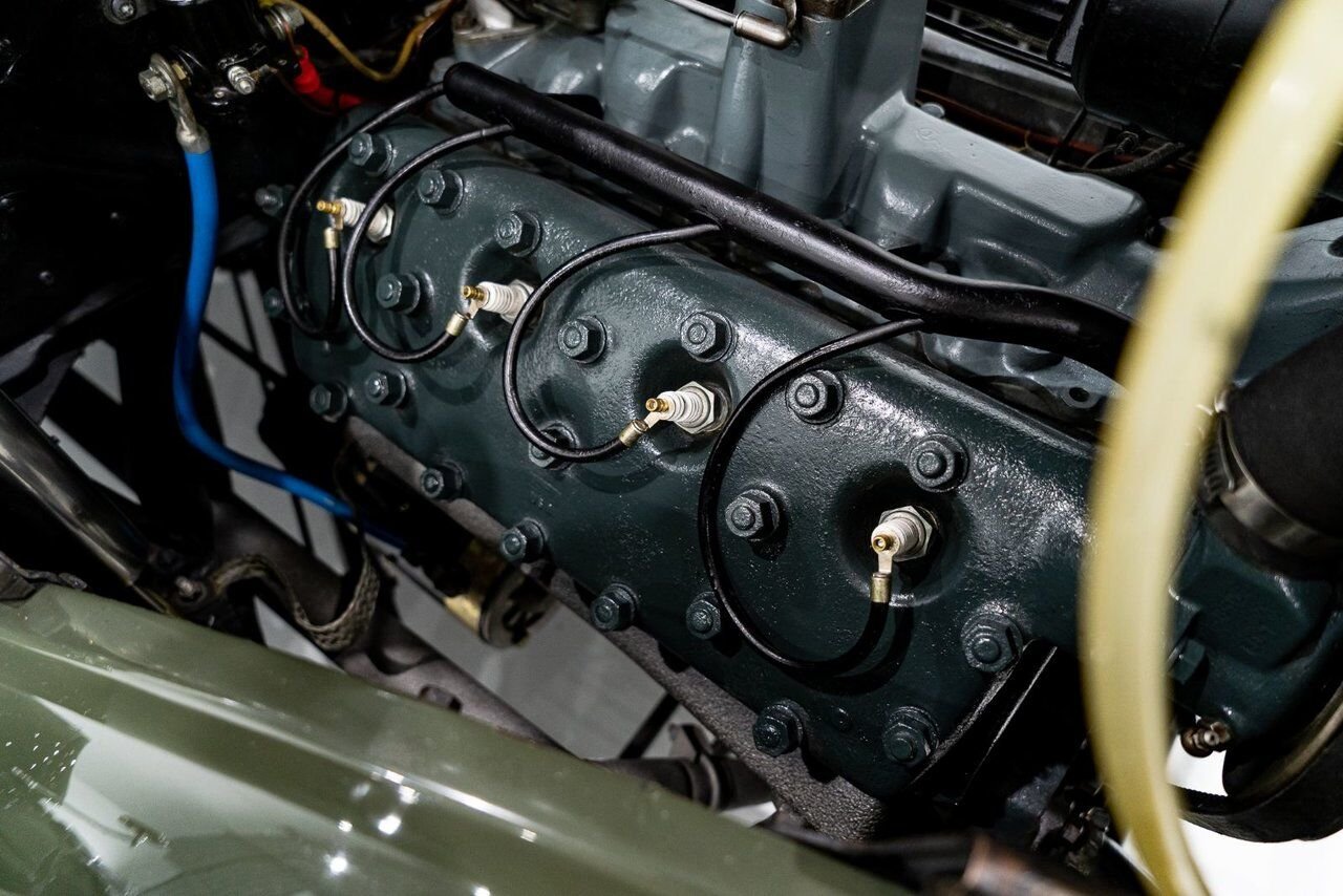 Ford Model 48 Phaeton PRIX EN USD | Beautifully presented in original condition 1936 Vert Montréal - photo #87