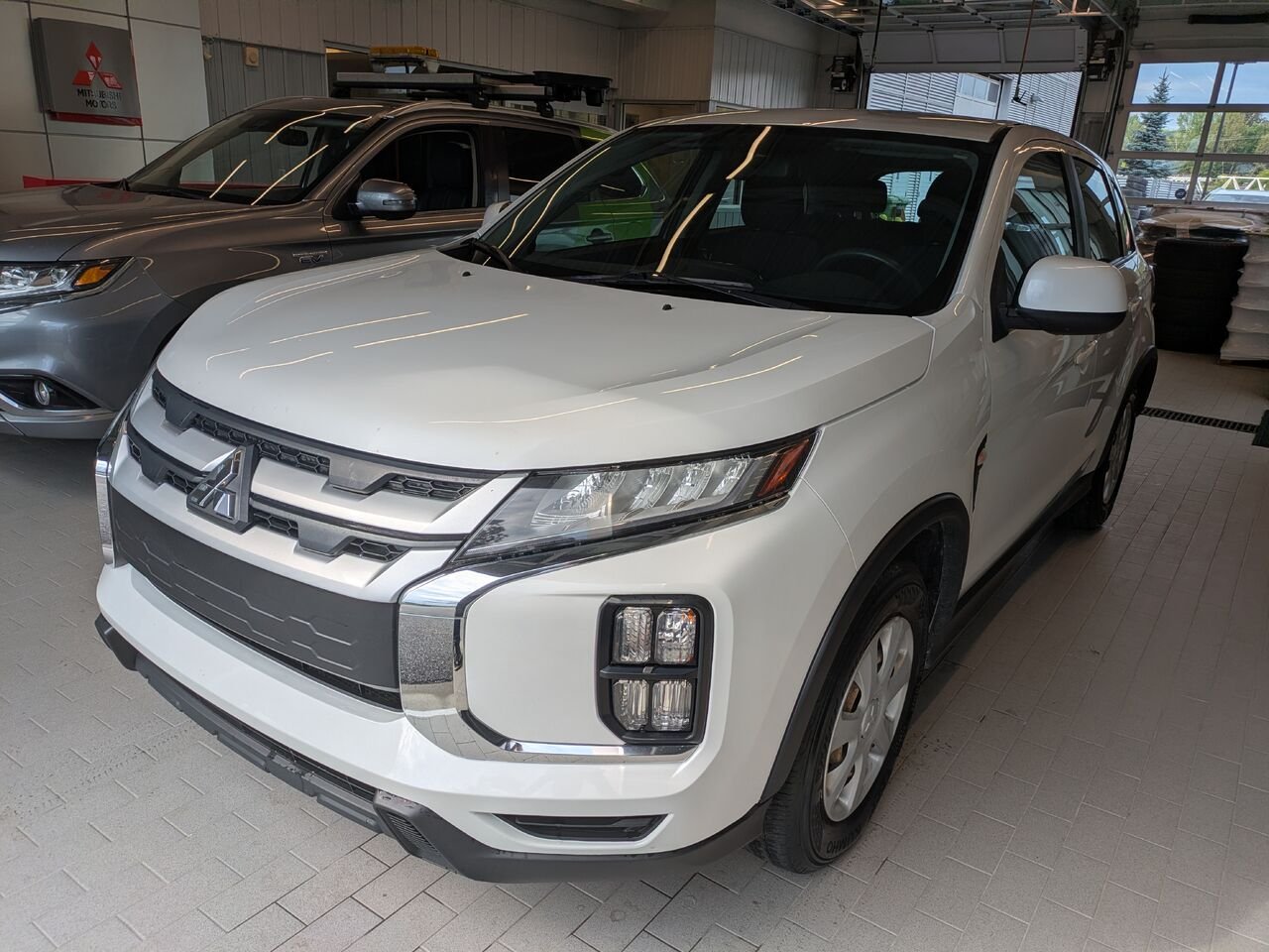 2021 Mitsubishi RVR White Gatineau - photo #1