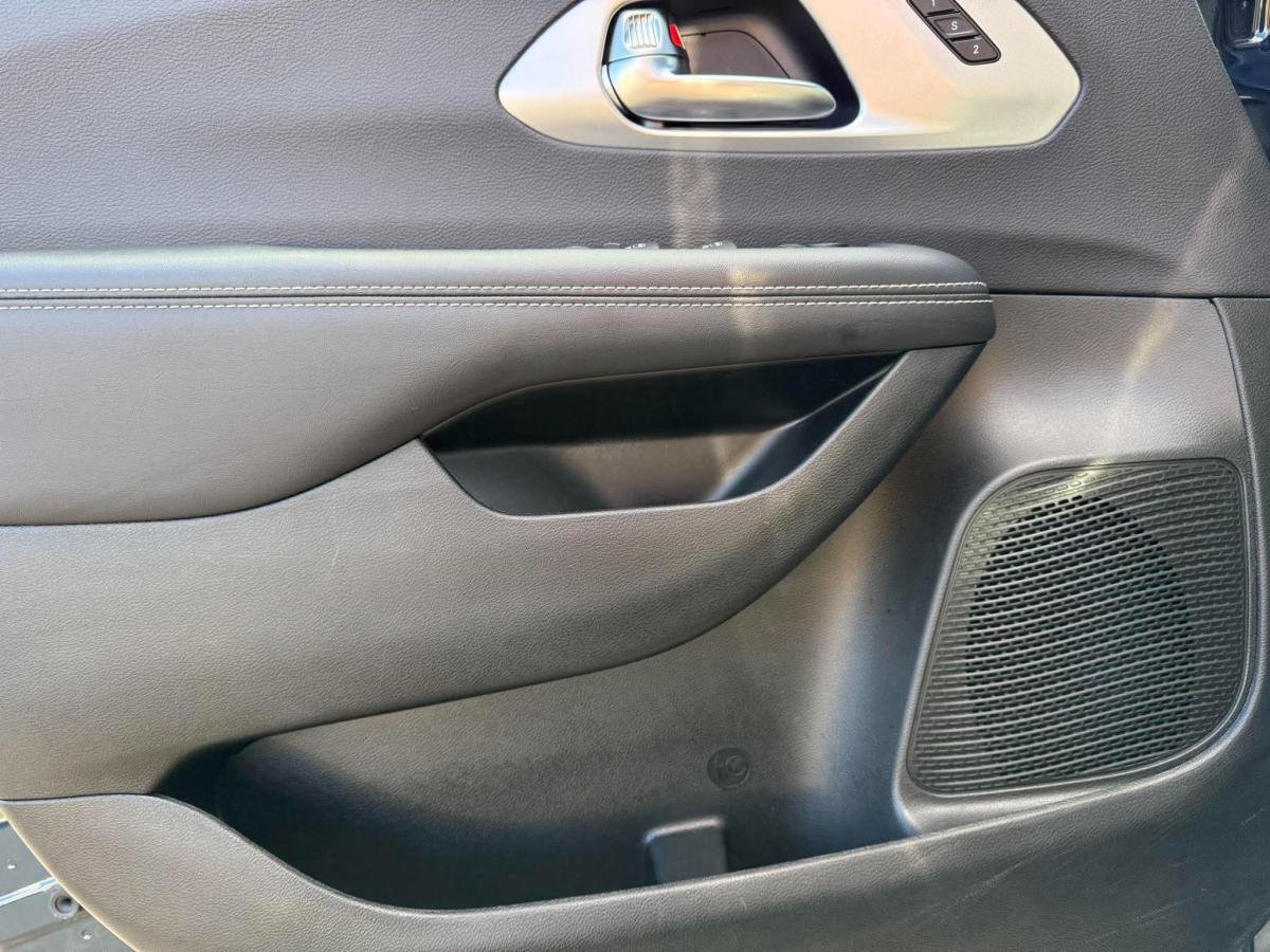 2025 Chrysler Pacifica Blue  - photo #29