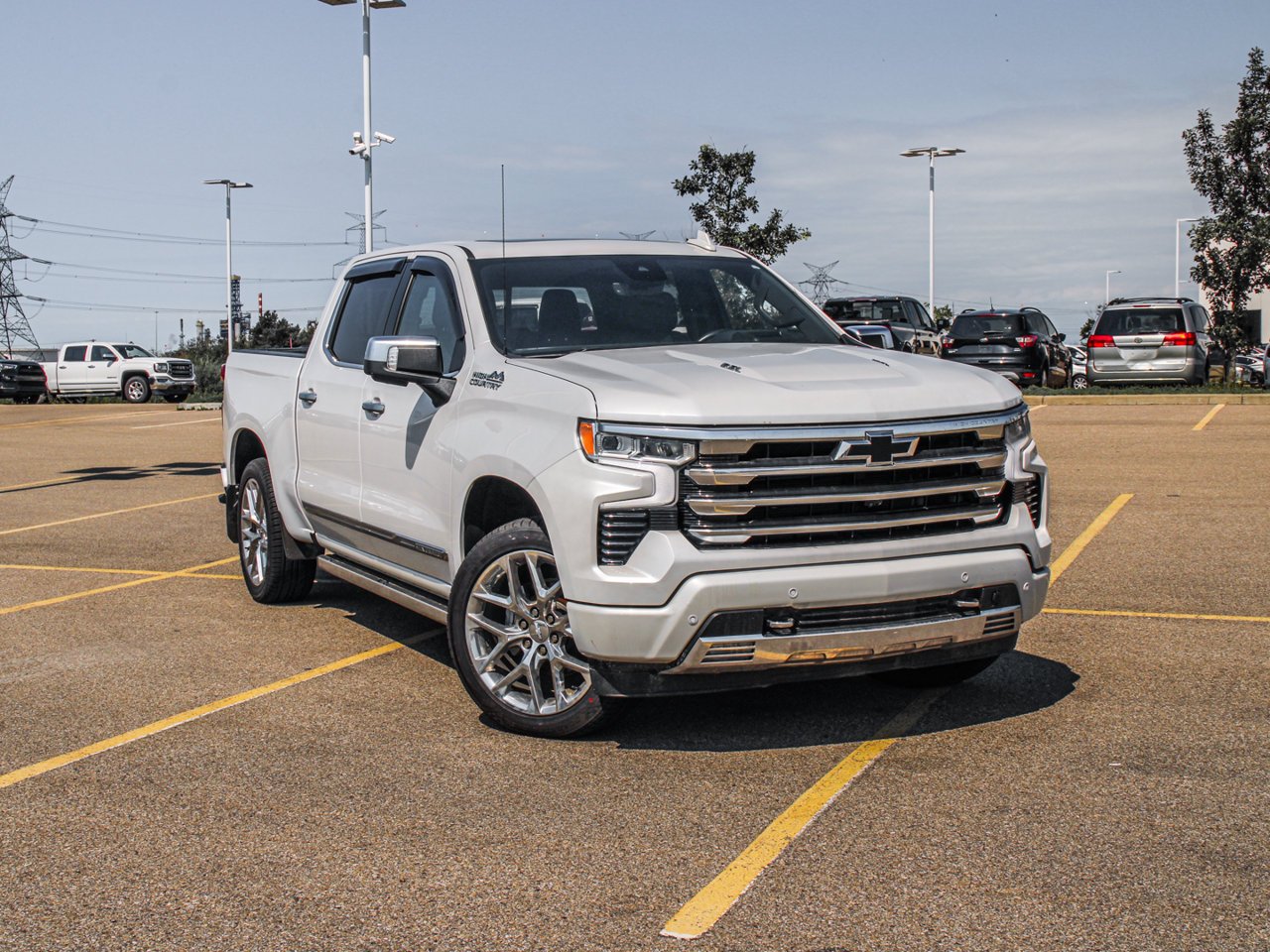 2023 Chevrolet Silverado 1500 4WD Crew Cab 147 High Country White Sherwood Park - photo #1