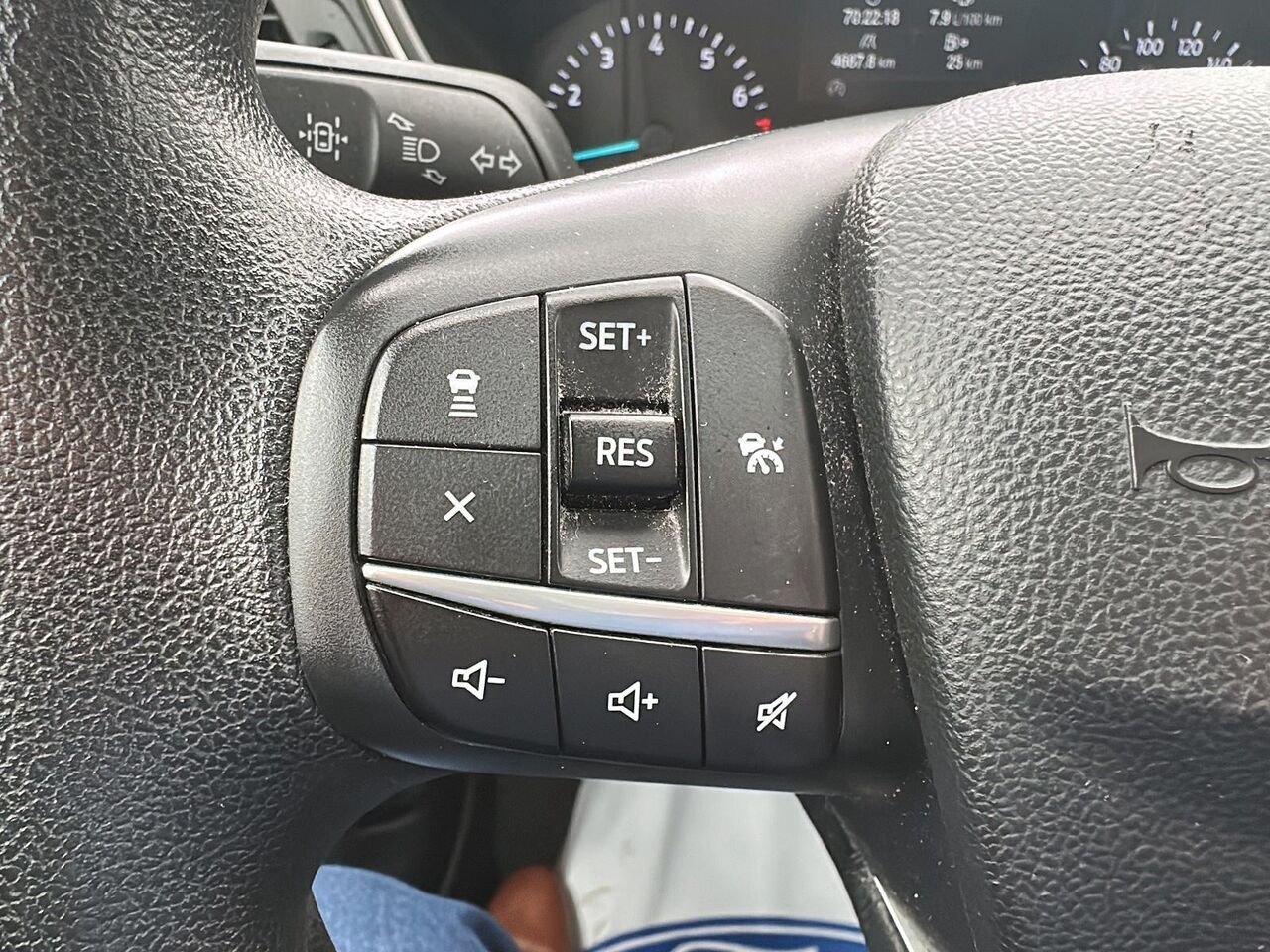 2020 Ford Escape Black Rouyn-Noranda - photo #17