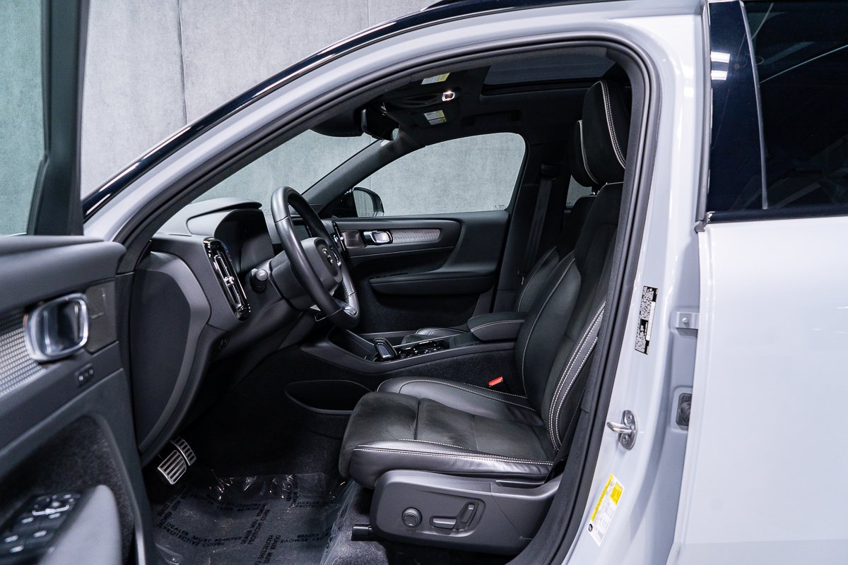 Volvo XC40 T5 R-DESIGN CLIMAT ADVANCED HARMAN KARDON 2022 Argent Montréal - photo #18