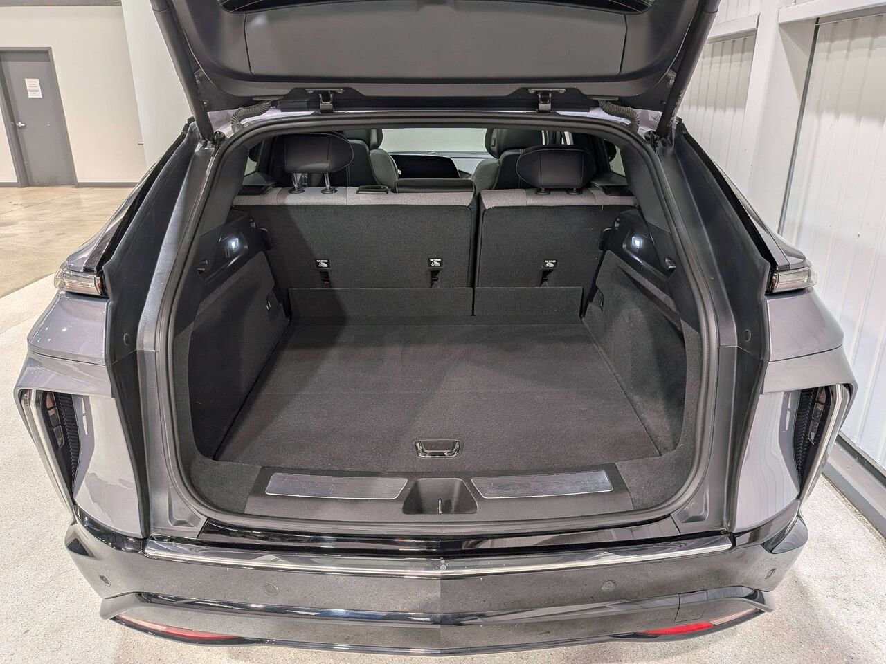 Cadillac LYRIQ 4dr Tech w/1SA 2024 Gris Val-David - photo #8