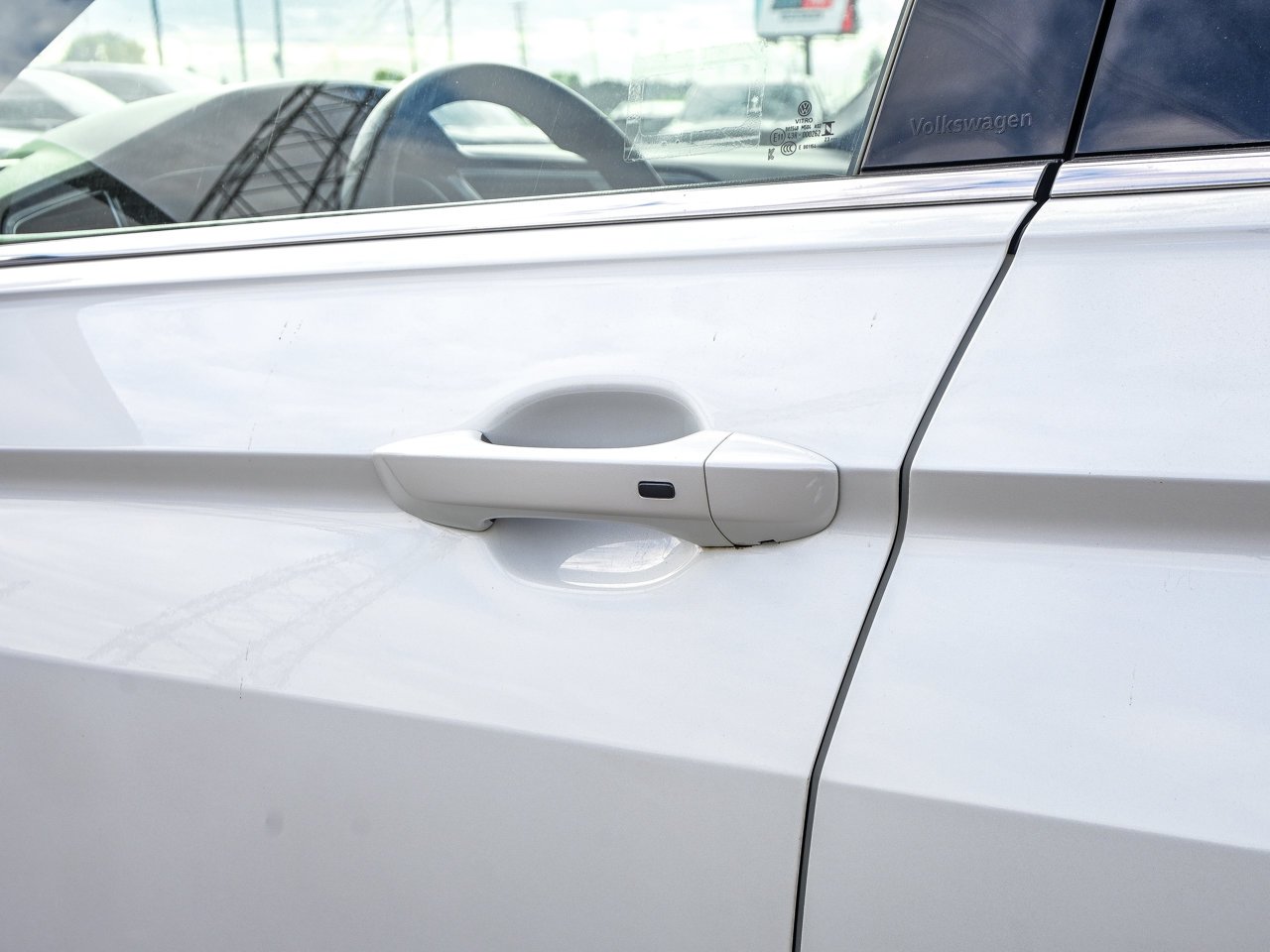 2024 Volkswagen Tiguan Highline R-Line 4MOTION White Sherwood Park - photo #7