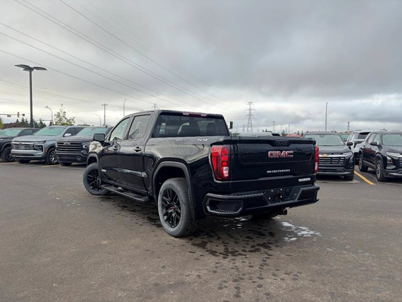 2024 GMC Sierra 1500 4WD Crew Cab 147 Elevation Black Sherwood Park - photo #3