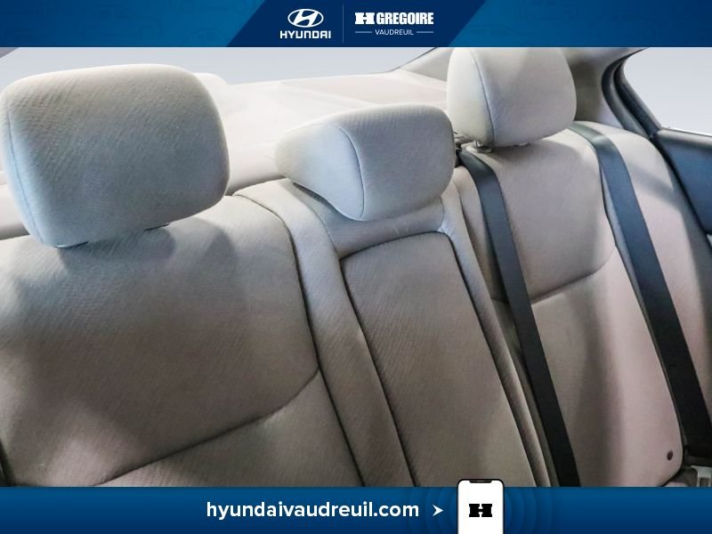Honda Civic YA888 | LX 4 portes, boîte automatique 2013 Gris Laval - photo #31