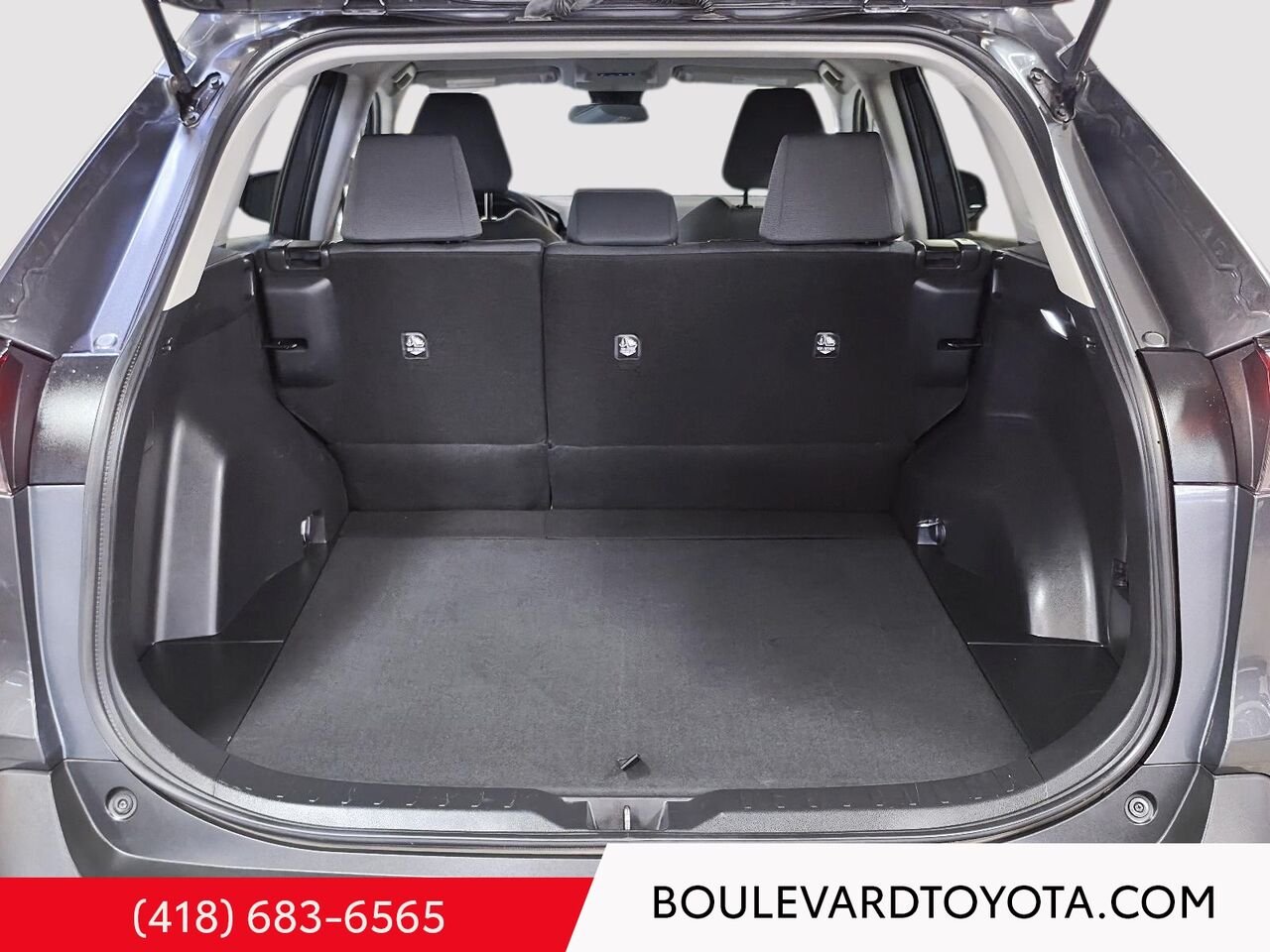 Toyota RAV4 100600A-2 | LE, AWD 2022 Gris Québec - photo #17
