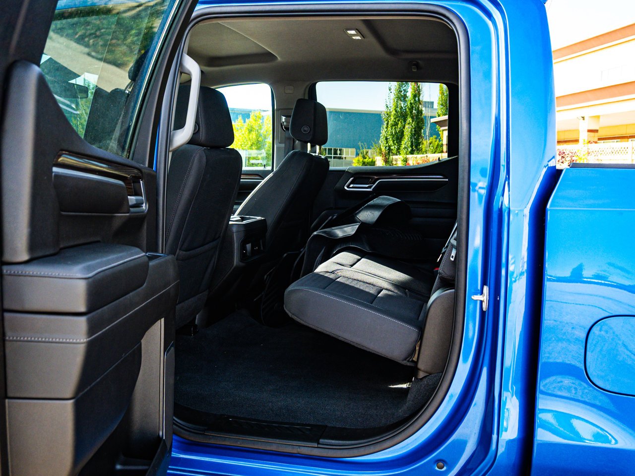 2022 Chevrolet Silverado 1500 4WD Crew Cab 147 RST Blue Sherwood Park - photo #27