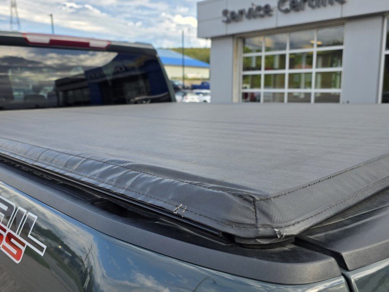 2025 Chevrolet Silverado 1500 Custom TrailBoss Z71 Green Mont-Laurier - photo #12