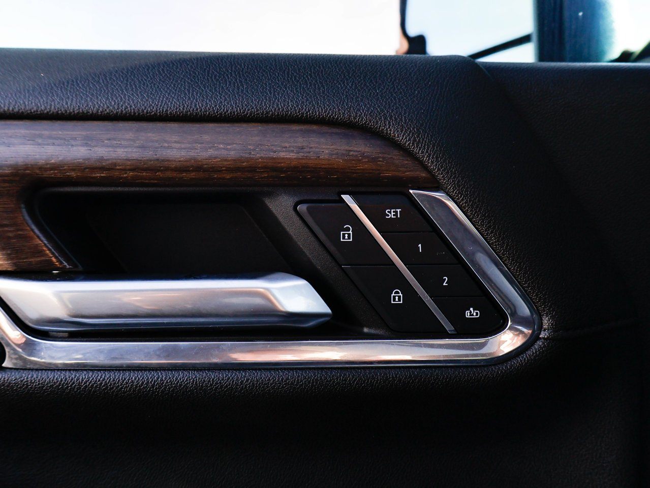2024 Chevrolet Silverado 3500HD 4WD Crew Cab 159 High Country Black Sherwood Park - photo #19
