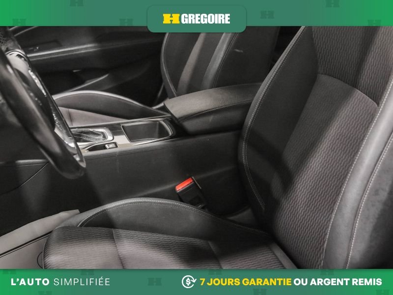 Buick Regal 2019 Blanc Blainville - photo #13