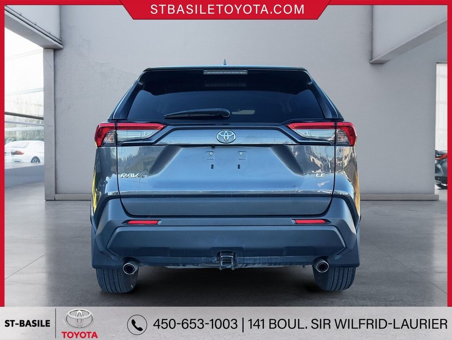TOYOTA RAV4 LE FWD 2022 Gris
