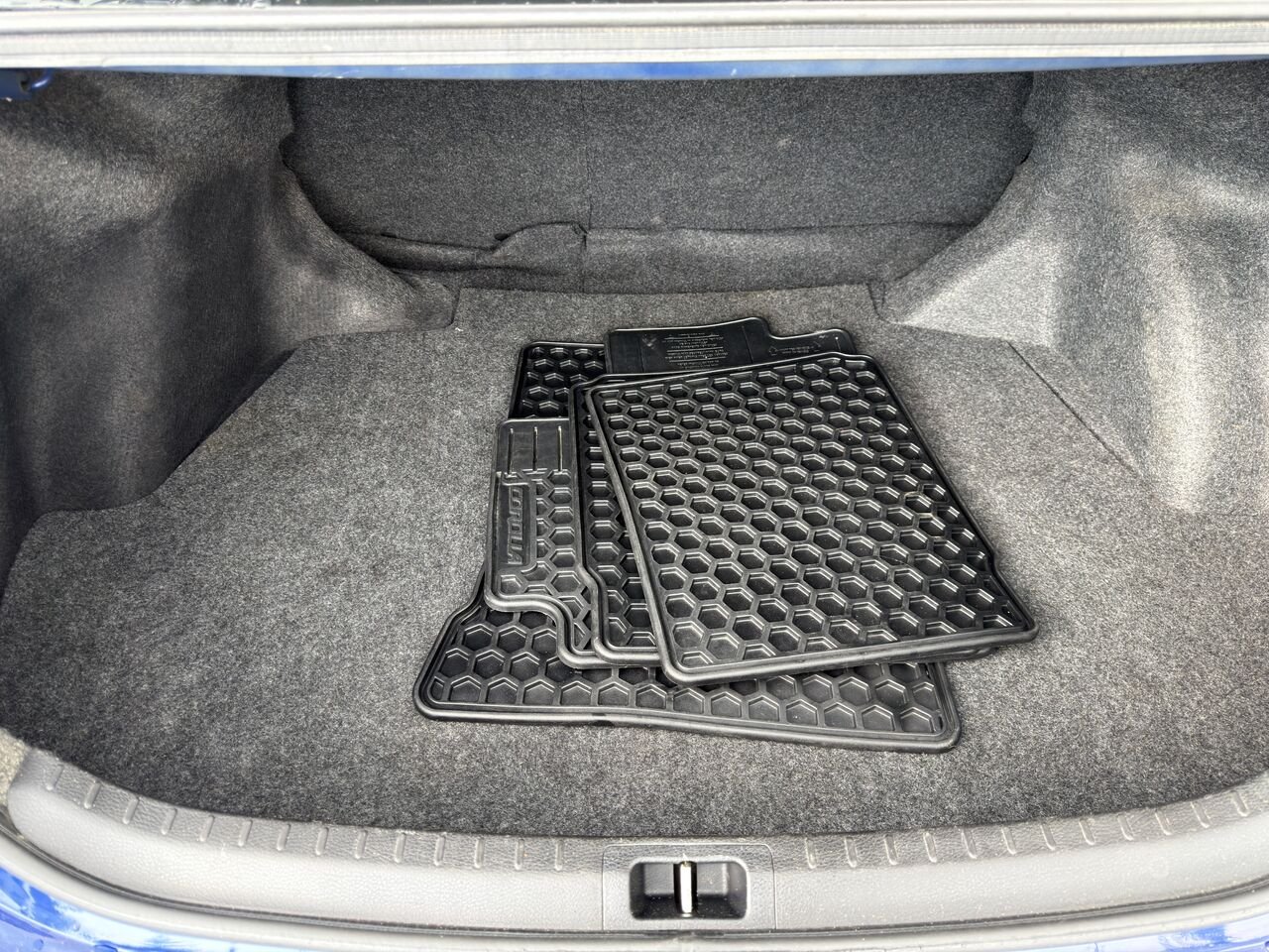 Toyota Corolla 2016 Bleu Thetford Mines - photo #12