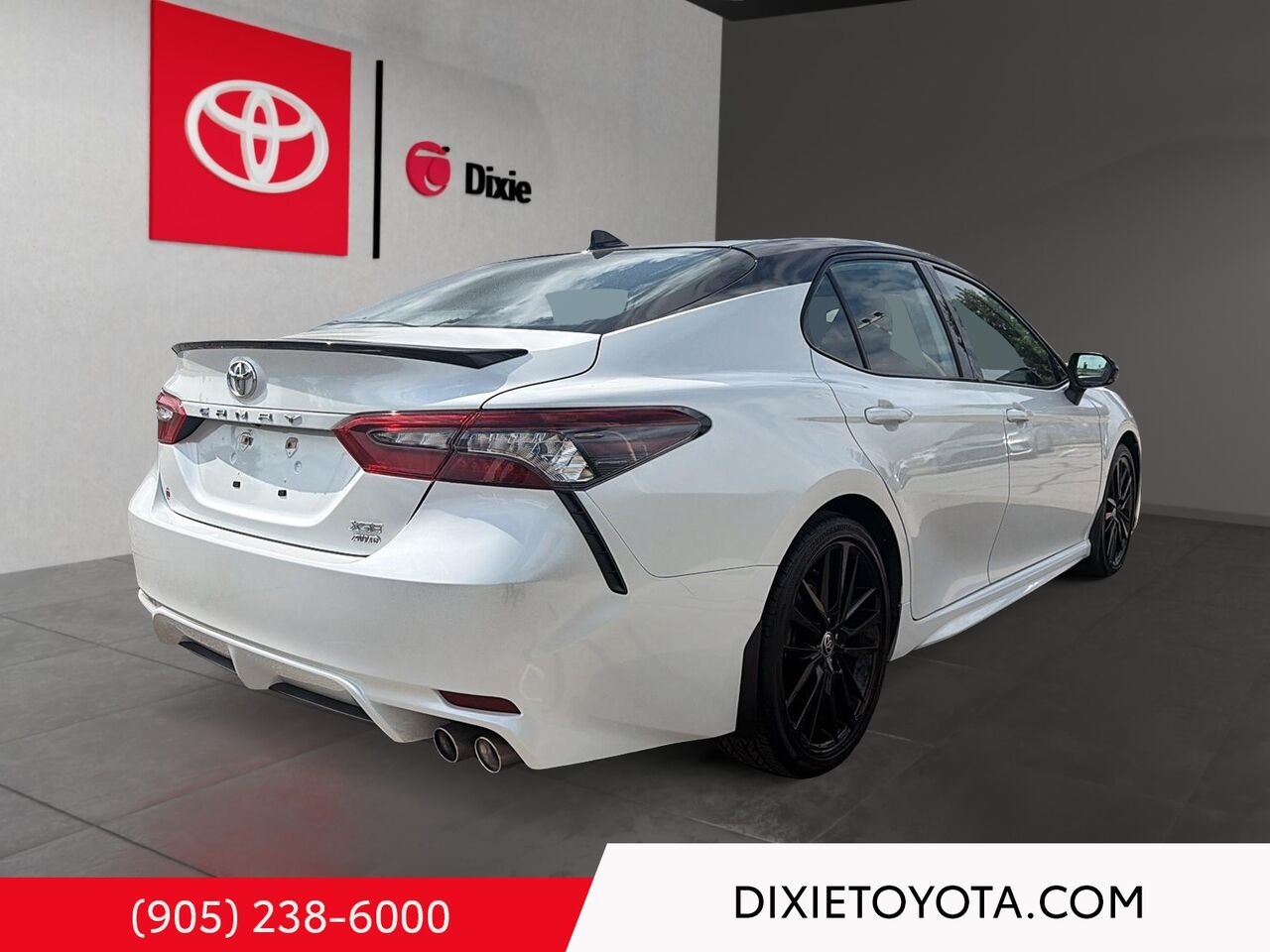 2022 Toyota Camry XSE AWD / CLEAN CARFAX / MOONROOF / HEATED SEATS / ALLOY WHEELS / CARPLAY AND ANDROID AUTO Wind Chill Pearl with Black Roof Mississauga - photo #3